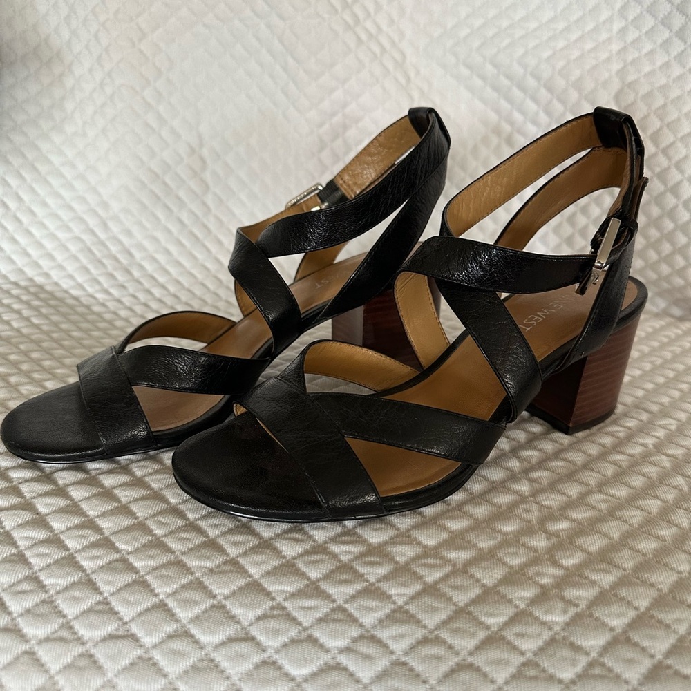 ♥️Nine West Strappy Block Heeled Sandals - Size 7 - EUC